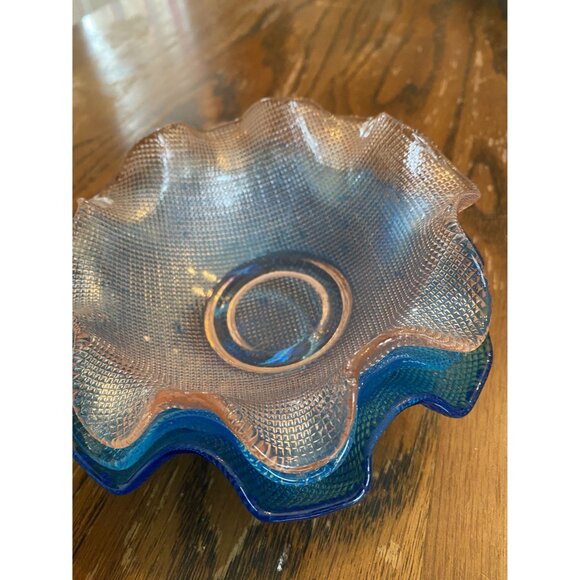Set Of 3 Vintage Colony Blue & Pink Ruffled Waffle Glass Bowls - Picture 8 of 10